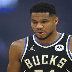 Giannis to undergo testing for possible groin injury in worrisome Bucks turn: ‘Didn’t look great’