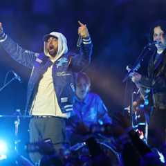 Detroit Icons Eminem & Jack White Share Stage for First Time at Epic Thanksgiving Day Halftime Show