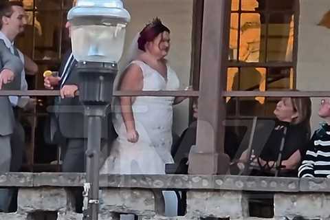 '1000-lb Sisters' Star Amy Slaton Gets Married