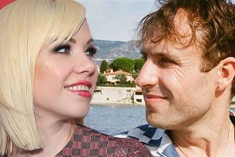 Carly Rae Jepsen Expecting First Child With Music Producer Husband