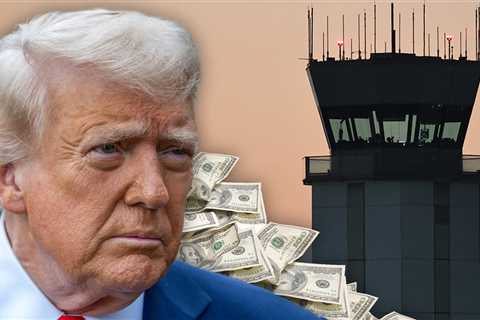 Trump Threatens to Dock Air Traffic Controllers' Pay If They Don't Get Back to Work