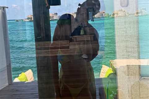 New tennis power couple seemingly revealed in blurry vacation photos