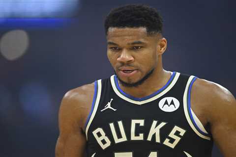 Giannis to undergo testing for possible groin injury in worrisome Bucks turn: ‘Didn’t look great’