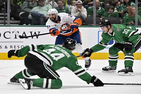 Islanders’ gritty road win over Stars marred by late injury to Alexander Romanov