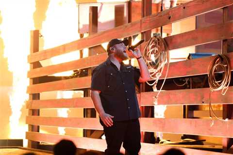 Luke Combs Takes the Reins for Fiery Opening Performance at the 2025 CMA Awards