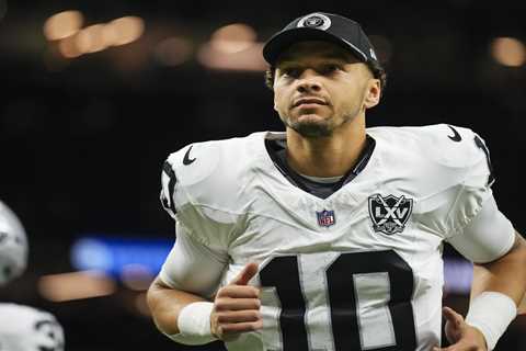 Vikings sign Desmond Ridder in telling J.J. McCarthy sign