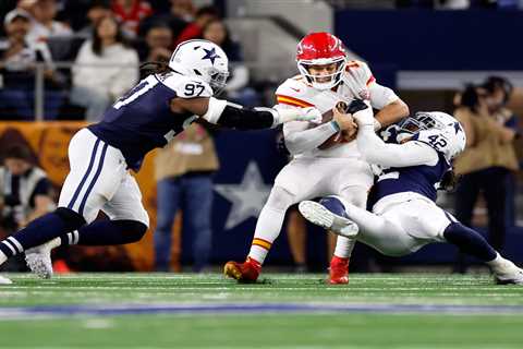 Chiefs in dangerous spot to miss playoffs for first time in 11 years as injury concerns creep in