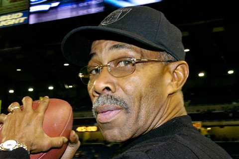 NFL Hall of Famer Lem Barney Not Dead, Family Says