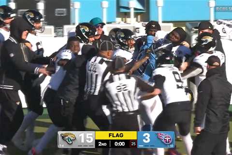 Fight breaks out in Titans-Jaguars after hard hit on Trevor Lawrence