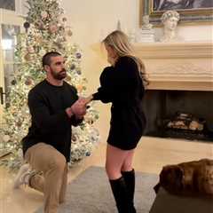 Ravens’ Mark Andrews gets engaged to longtime girlfriend in holiday scene