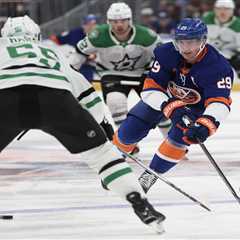 Brock Nelson’s return to UBS Arena comes as a link to a now bygone Islanders era