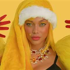 Tyra Banks Reveals the 4 Products You Need to Get the Perfect ‘Smize’