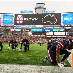 Patriots hold moment of silence for Brown University shooting victims