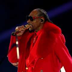 Snoop Dogg Headlines Netflix’s NFL Christmas Entertainment Spot With Huntr/x, Andrea Bocelli &..