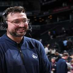 Warriors celebrate Chris DeMarco in style as he fittingly exits for Liberty in Brooklyn