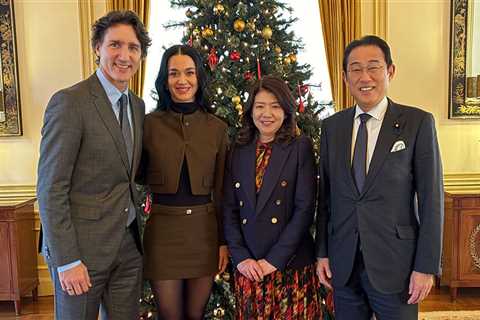 Katy Perry & Justin Trudeau Have Lunch With Japan's Former Prime Minister