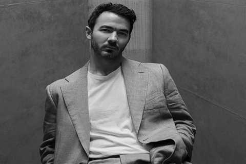 Kevin Jonas Joins Brothers Joe & Nick in Hitting Billboard Charts Solo