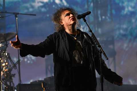 The Cure’s Robert Smith Curates All-Star 2026 Teenage Cancer Trust Gig Line-Up: My Bloody Valentine,..