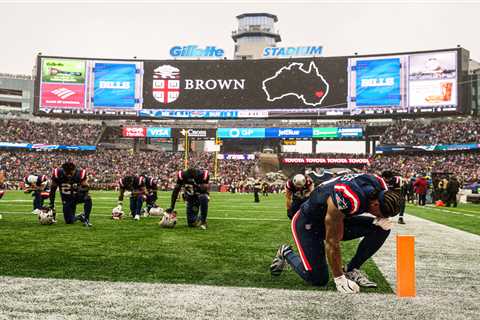 Patriots hold moment of silence for Brown University shooting victims