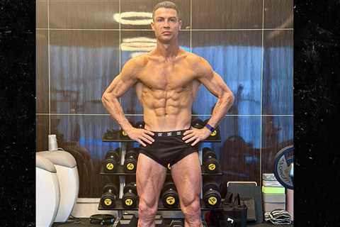 Cristiano Ronaldo Puts Incredible Physique On Display