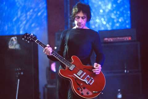 Perry Bamonte, The Cure’s Guitarist & Keyboardist, Dead at 65 After ‘a Short Illness’