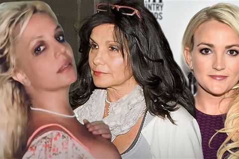 Britney Spears Blasts Her Family, Apparently Over Holiday Photo