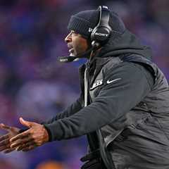 The Aaron Glenn coaching question still looms large over Jets as miserable season ends