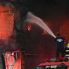 At Least 6 Dead, Dozens Injured in Shopping Mall Fire in Pakistan