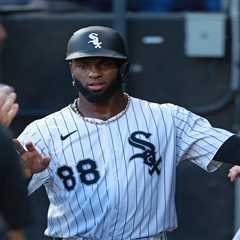 Mets acquire Luis Robert Jr. in trade with White Sox to fill outfield need