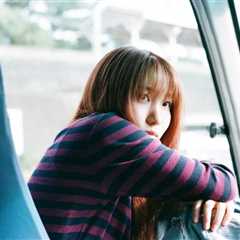 Lilas Talks New Solo Album ‘Laugh,’ Balancing Two Identities & Finding Her Voice