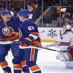Islanders crush Rangers to continue season domination of rival
