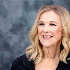 Catherine O’Hara, Emmy-Winning Comedian of ‘Schitt’s Creek’ & ‘Beetlejuice’ Fame, Dead at 71