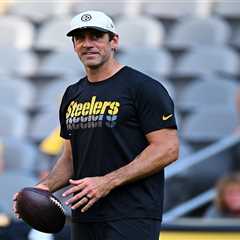 Steelers expect Aaron Rodgers to be their quarterback — with one big caveat