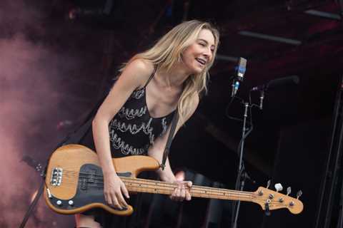 Este Haim Marries Jonathan Levin in New Year’s Eve Ceremony