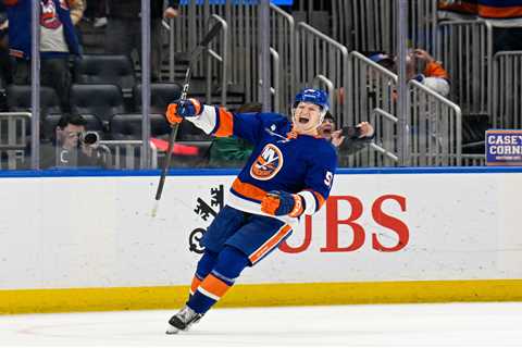 Islanders’ Emil Heineman a surprise Sweden snub for 2026 Winter Olympics as Simon Holmstrom also..