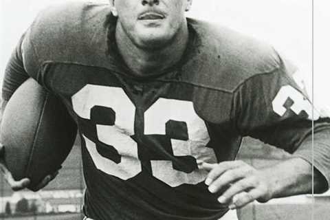 Eagles legend Billy Ray Barnes dead at 90