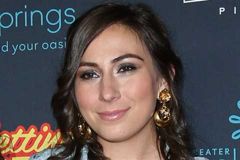 Witness at Victoria Jones' Hotel Room Told First Responders She Using Cocaine