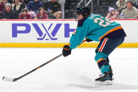 Rookie Anna Bargman scores first PWHL goal in Sirens’ win over Montreal