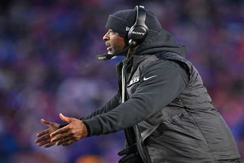 The Aaron Glenn coaching question still looms large over Jets as miserable season ends