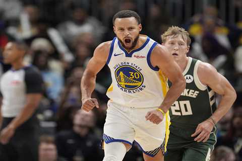 theScore Bet bonus code NPNEWS: Bet $10, get $100 in bonus bets for Bucks vs. Warriors