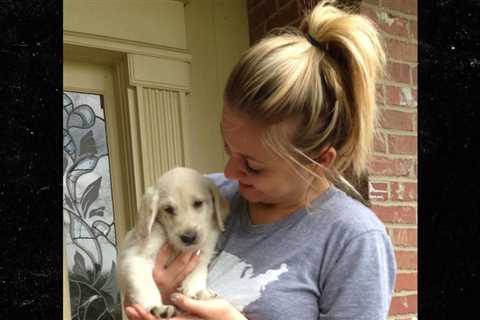 Kelsea Ballerini Reveals Her Dog Dibs Died, Shares Emotional IG Tribute