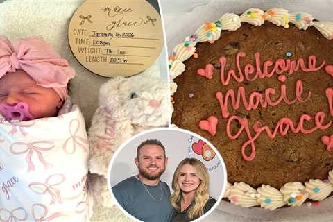 Dodgers star Max Muncy, wife announce birth of baby daughter