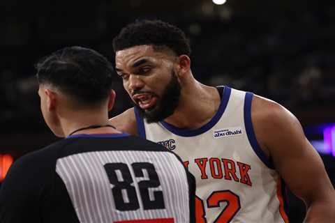Depleted Knicks suffer sloppy loss to Suns as downward spiral continues