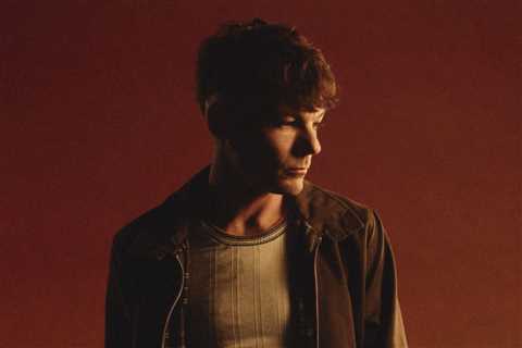 Louis Tomlinson Accidently Worked Up Taylor Swift’s Fans With His Own Easter Eggs