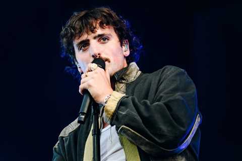 Benson Boone Says Bad Bunny’s Halftime Show Will Bring in a ‘Whole New Audience’ Ahead of Super..