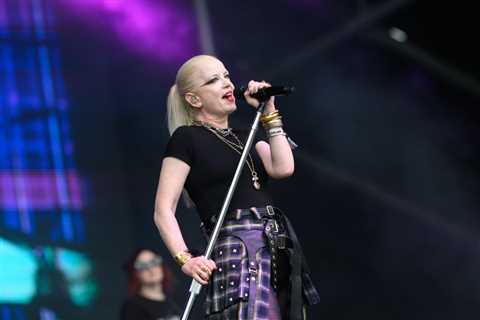 After Saying Headlining Tours are ‘Unsustainable’ For Garbage, Butch Vig Talks New Road Plans &..