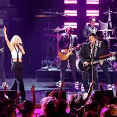 ROSÉ & Bruno Mars Open 2026 Grammys With Hard Rock Reimagining of ‘APT.’