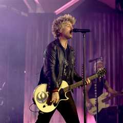 Green Day’s Billie Joe Armstrong Encourages ICE Agents to ‘Quit That S—ty Job’ at Super..