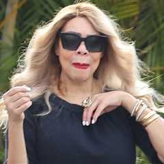 Wendy Williams Looks Inconsolable Attending Dad's Funeral