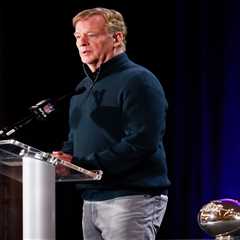 NFL salary cap tops $300 million for first time ahead of of free agency